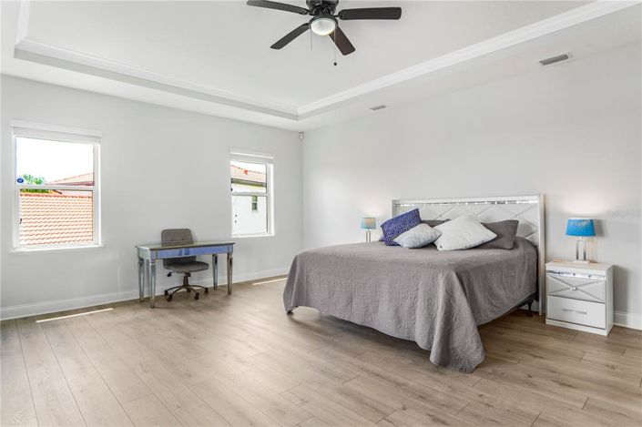 Image No.57-5 Bed House for sale