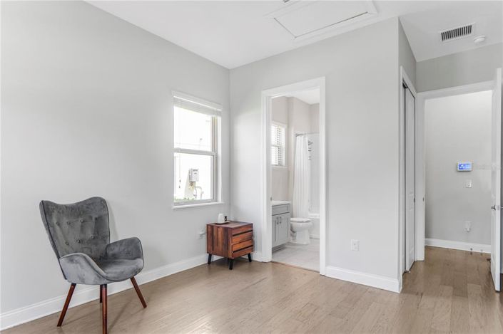 Image No.9-5 Bed House for sale