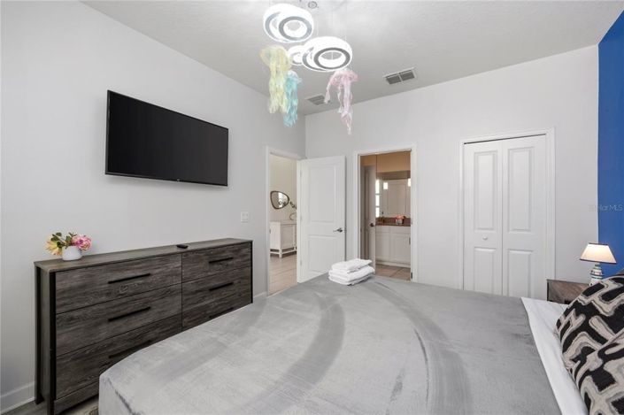 Image No.23-9 Bed House for sale