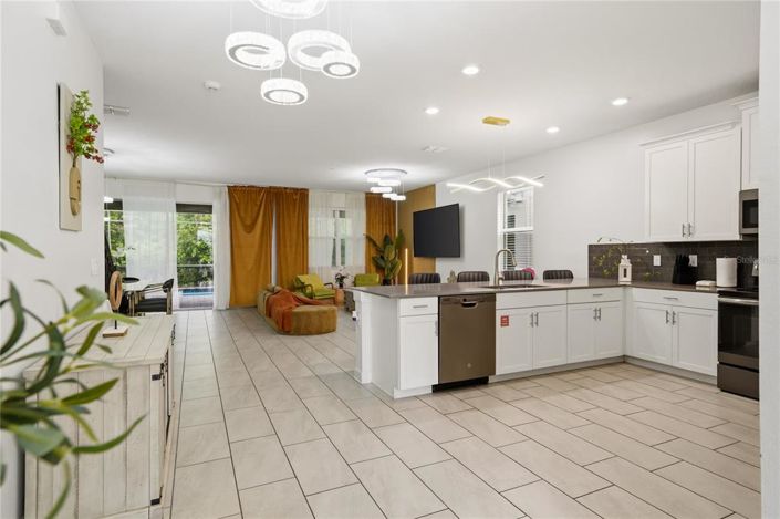 Image No.4-9 Bed House for sale