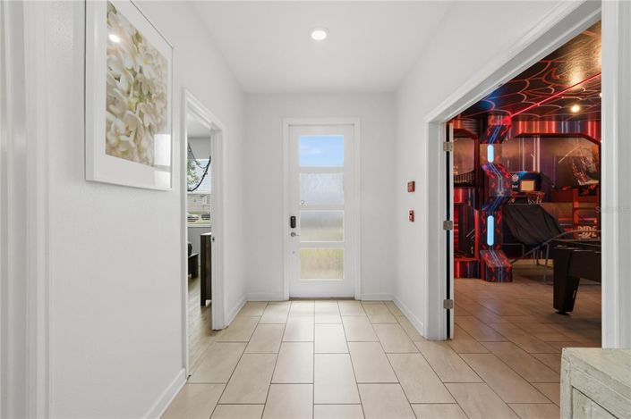 Image No.8-9 Bed House for sale