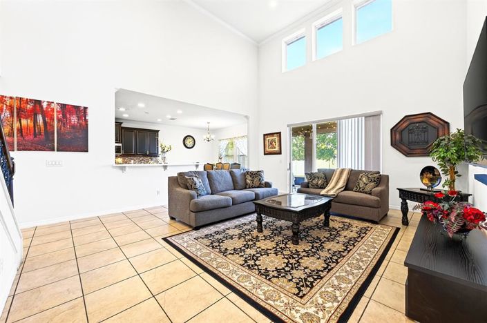 Image No.11-6 Bed House for sale