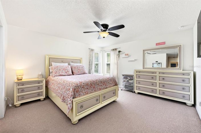 Image No.33-6 Bed House for sale
