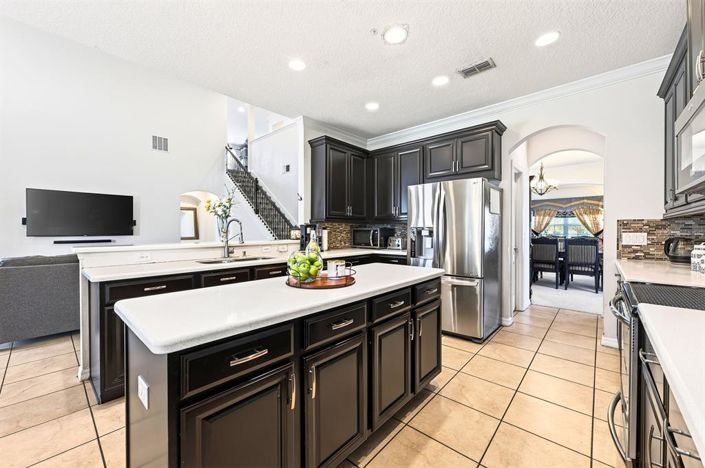 Image No.4-6 Bed House for sale