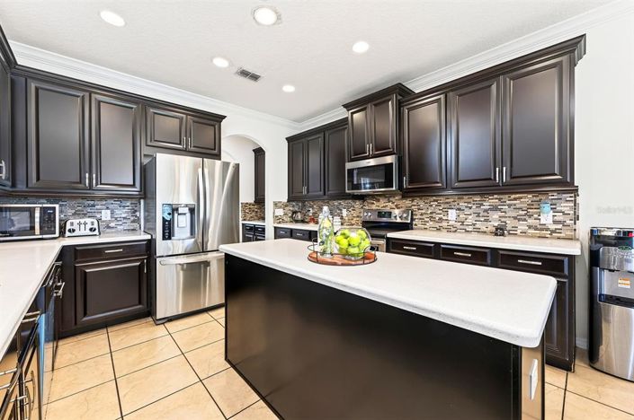 Image No.5-6 Bed House for sale