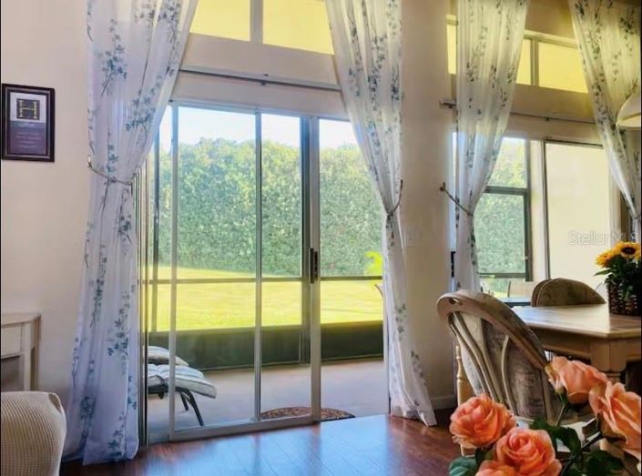 Image No.2-2 Bed Townhouse for sale