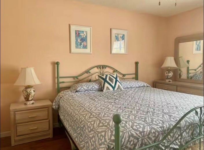 Image No.8-2 Bed Townhouse for sale