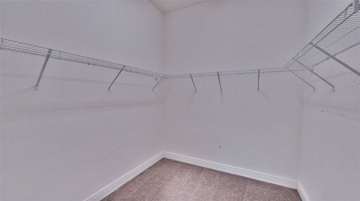 Image No.17-4 Bed House for sale