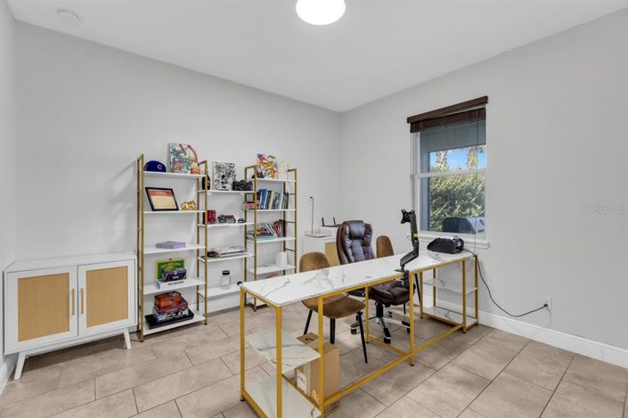 Image No.21-6 Bed House for sale