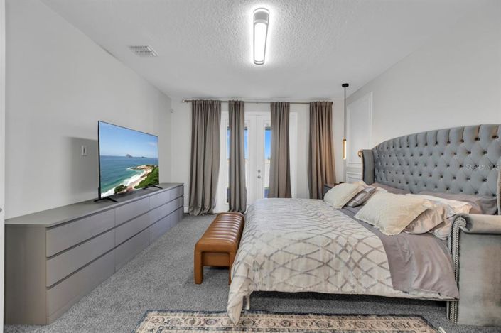 Image No.27-6 Bed House for sale