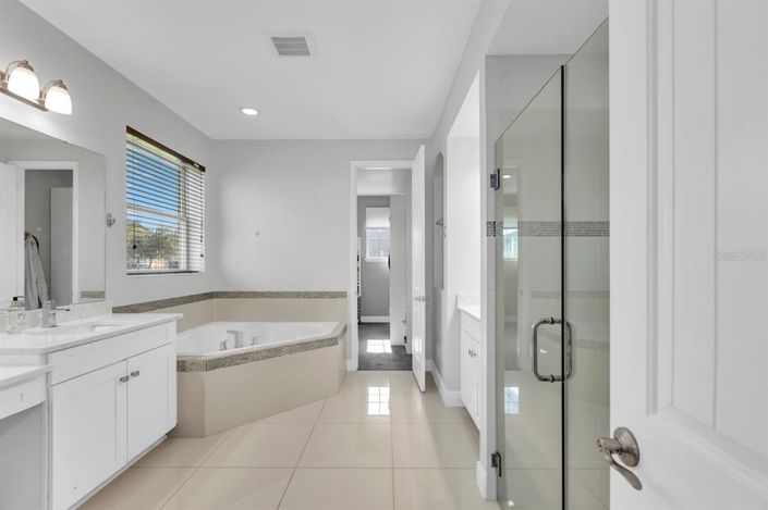 Image No.28-6 Bed House for sale
