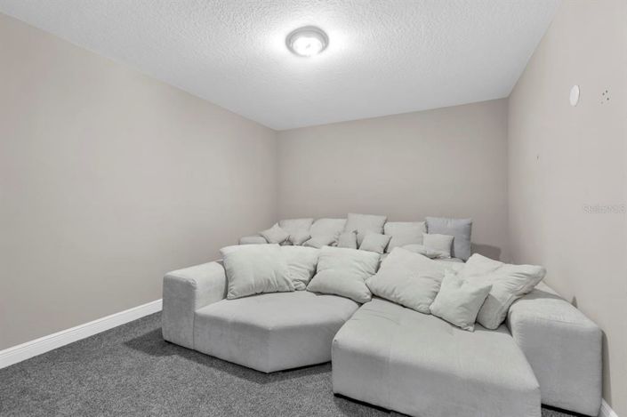 Image No.36-6 Bed House for sale