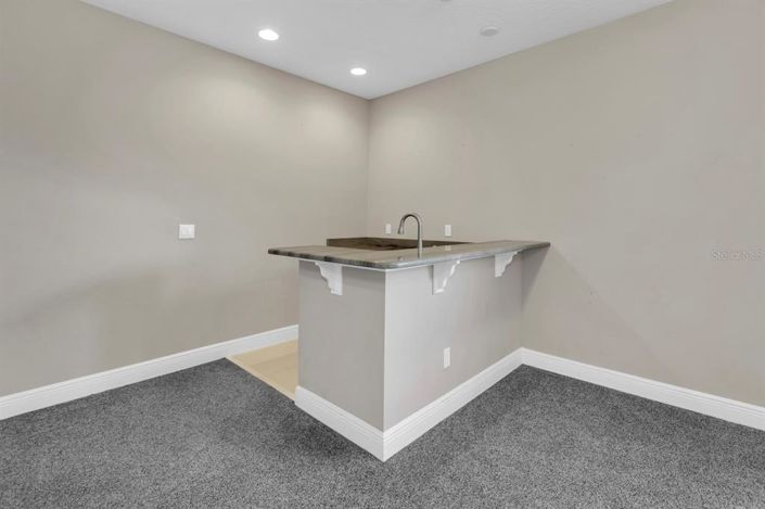 Image No.41-6 Bed House for sale