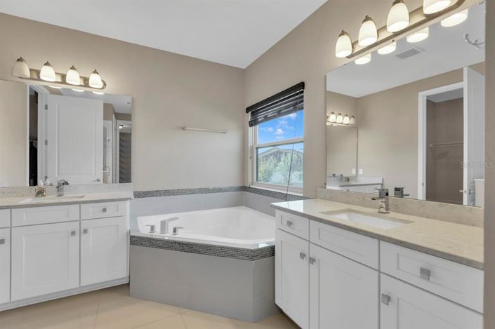Image No.47-6 Bed House for sale