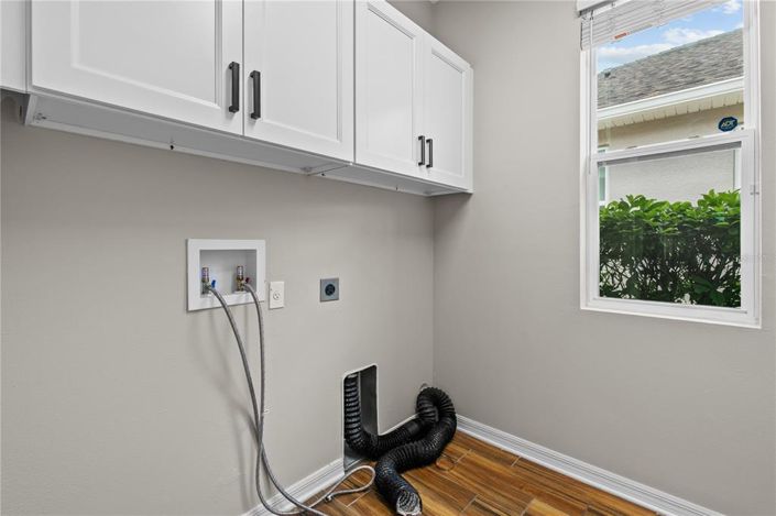 Image No.30-4 Bed House for sale