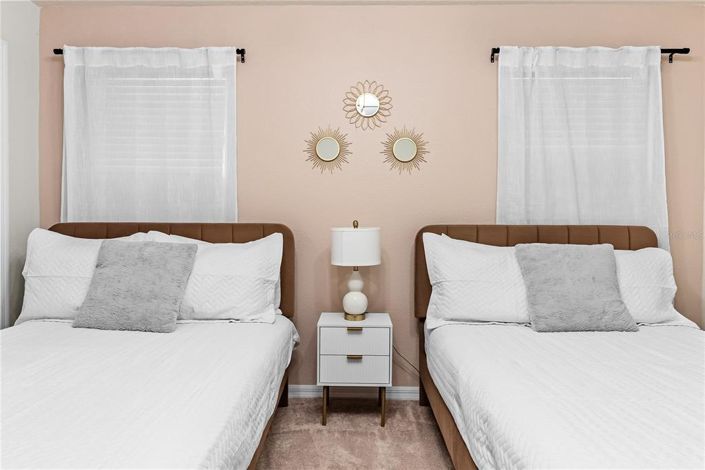 Image No.33-8 Bed House for sale