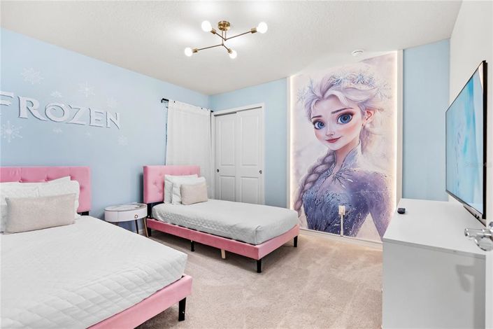 Image No.55-8 Bed House for sale
