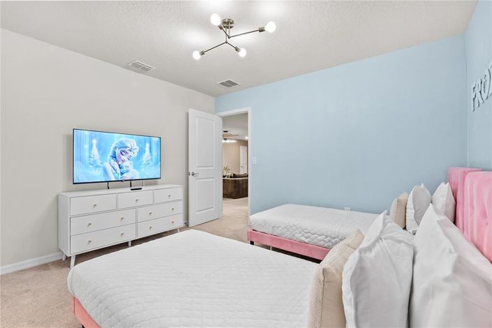 Image No.57-8 Bed House for sale