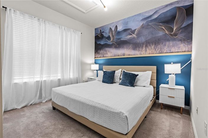 Image No.7-8 Bed House for sale