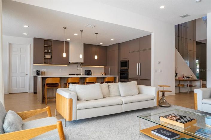 Image No.19-5 Bed House for sale