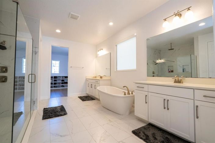 Image No.40-5 Bed House for sale