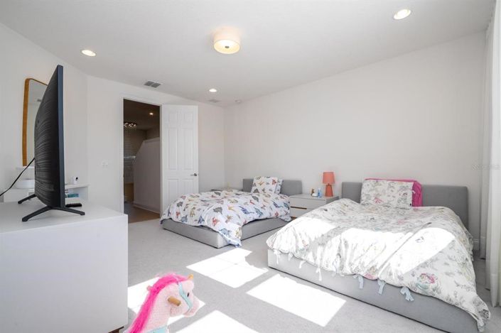 Image No.48-5 Bed House for sale
