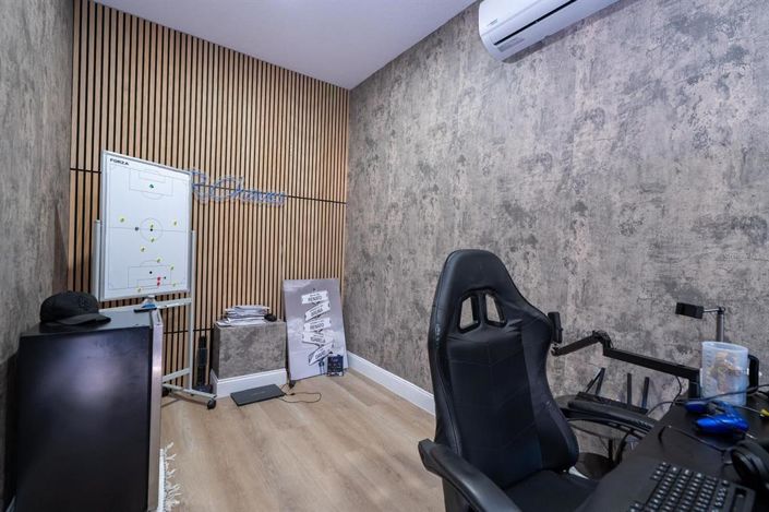 Image No.50-5 Bed House for sale