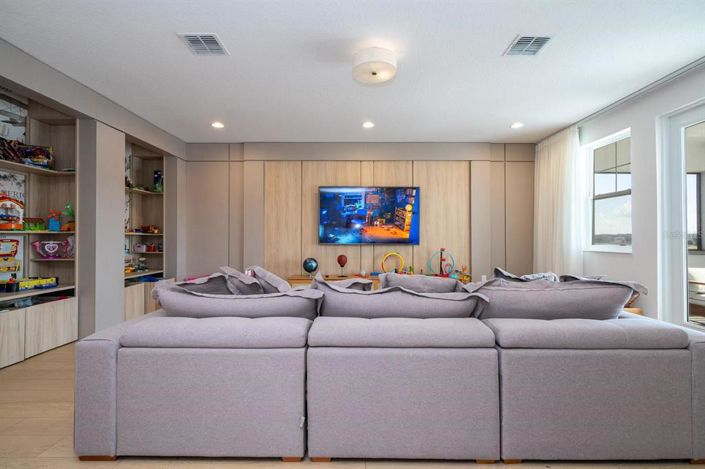 Image No.58-5 Bed House for sale