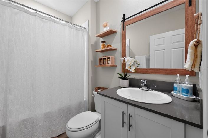 Image No.19-5 Bed House for sale