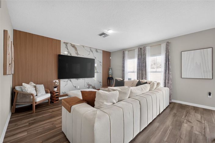 Image No.4-5 Bed House for sale