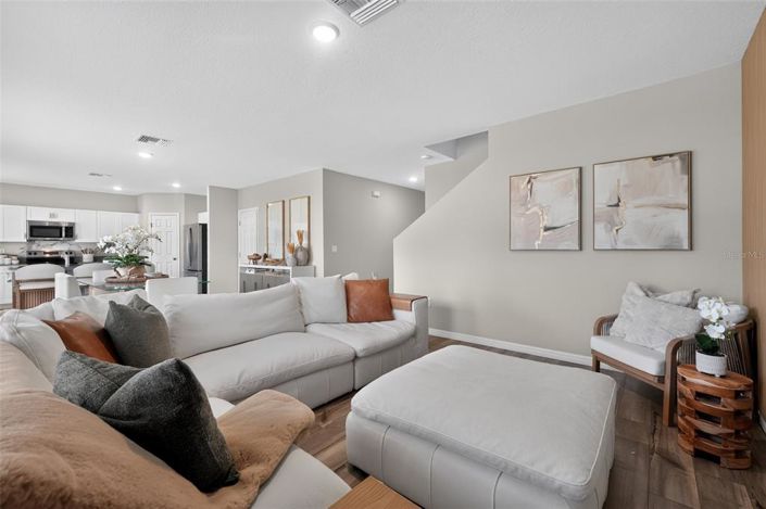 Image No.8-5 Bed House for sale