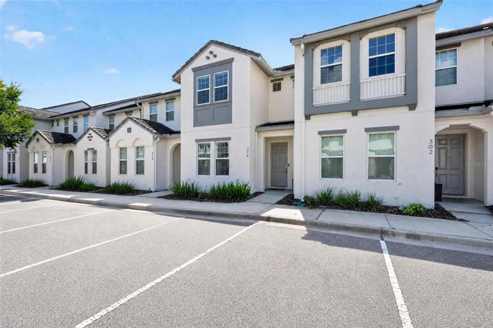 Image No.2-4 Bed Townhouse for sale