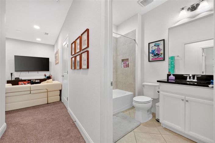 Image No.26-4 Bed Townhouse for sale