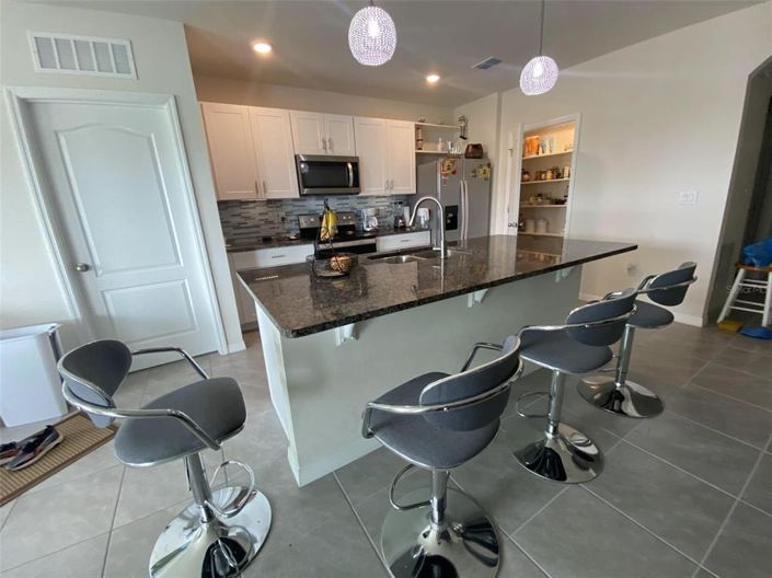 Image No.8-3 Bed House for sale