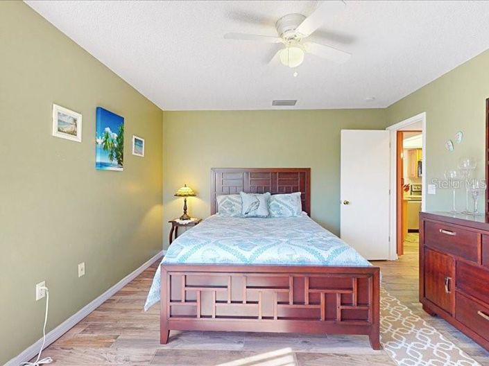 Image No.19-2 Bed Townhouse for sale