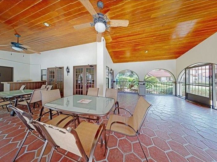 Image No.36-2 Bed Townhouse for sale