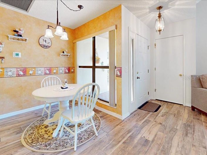 Image No.6-2 Bed Townhouse for sale
