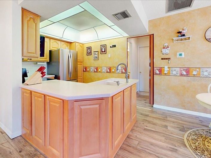 Image No.9-2 Bed Townhouse for sale