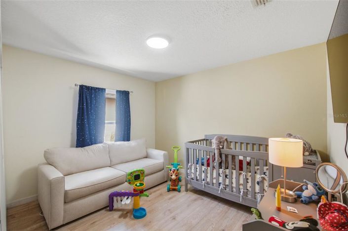 Image No.25-4 Bed House for sale