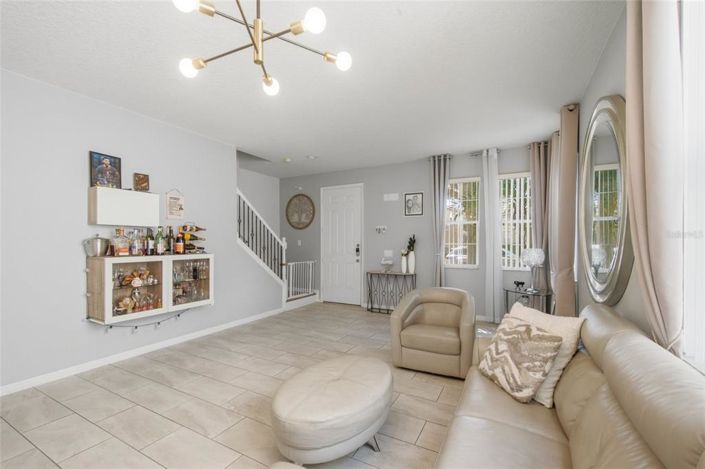 Image No.3-4 Bed House for sale