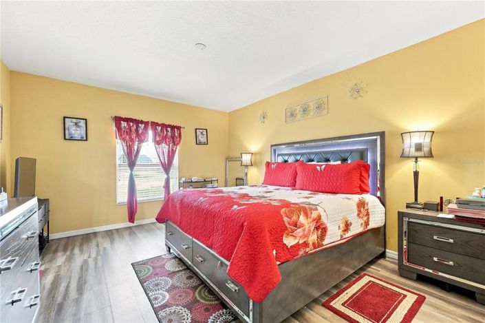 Image No.18-4 Bed House for sale
