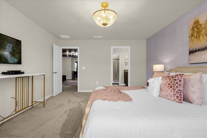 Image No.18-5 Bed Townhouse for sale