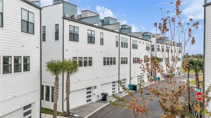 Image No.37-4 Bed Townhouse for sale