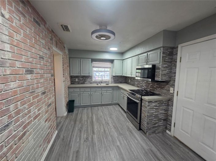 Image No.7-2 Bed House for sale