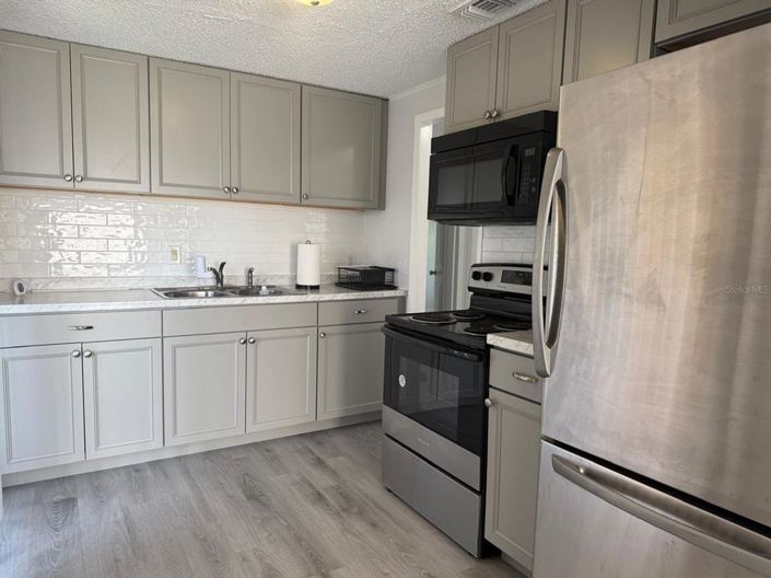 Image No.4-2 Bed House for sale