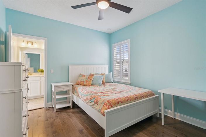 Image No.25-3 Bed House for sale