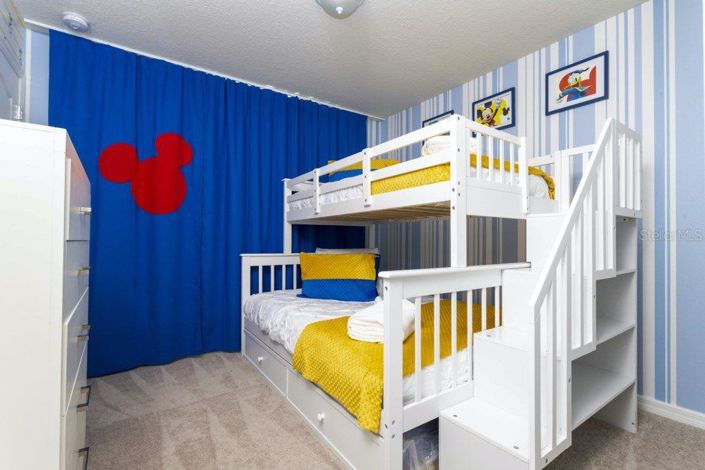 Image No.36-5 Bed Townhouse for sale
