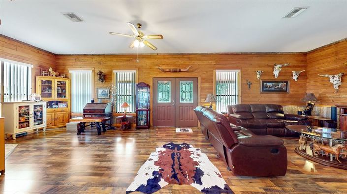 Image No.10-3 Bed House for sale