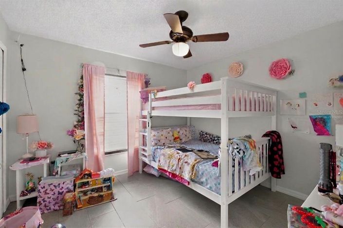 Image No.17-3 Bed House for sale