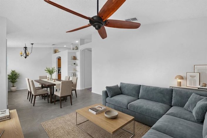 Image No.8-3 Bed House for sale